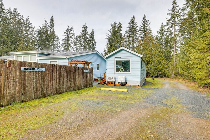 Building Photo - 2591 W Jakes Rd