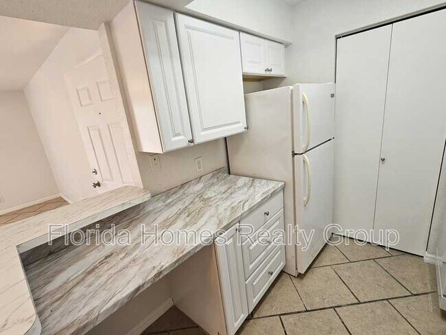 Building Photo - 2855 Winkler Ave