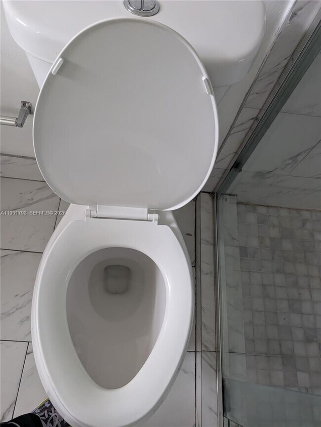 Building Photo - 11930 NE 19th Dr