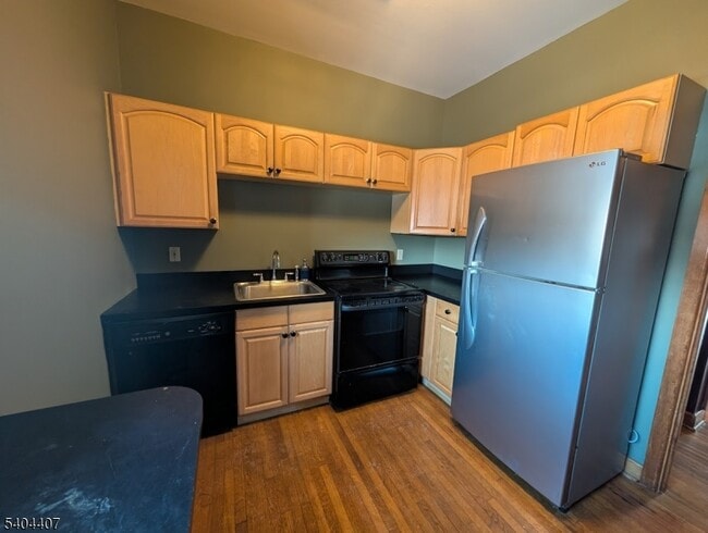 Building Photo - 249 Water St