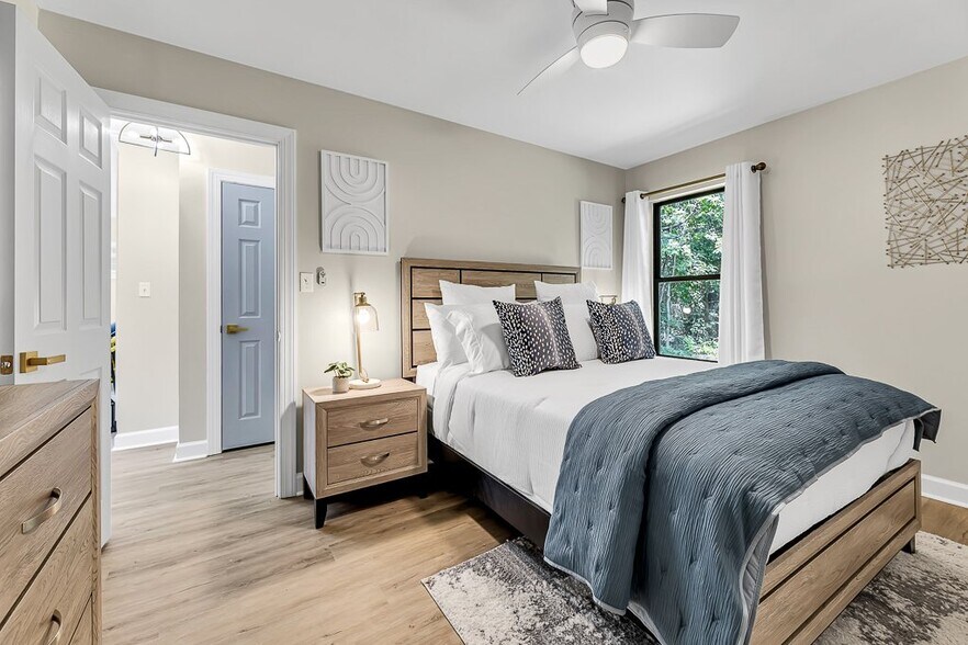 Building Photo - 703 2nd St