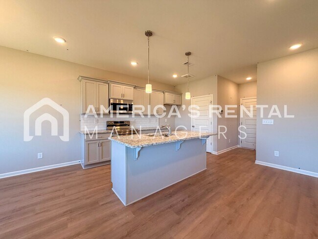 Building Photo - DEPOSIT PENDING!!! - Brand New Three Bedroom Hudson Plan for Rent in Tuscaloosa! Sign a 13-month ...