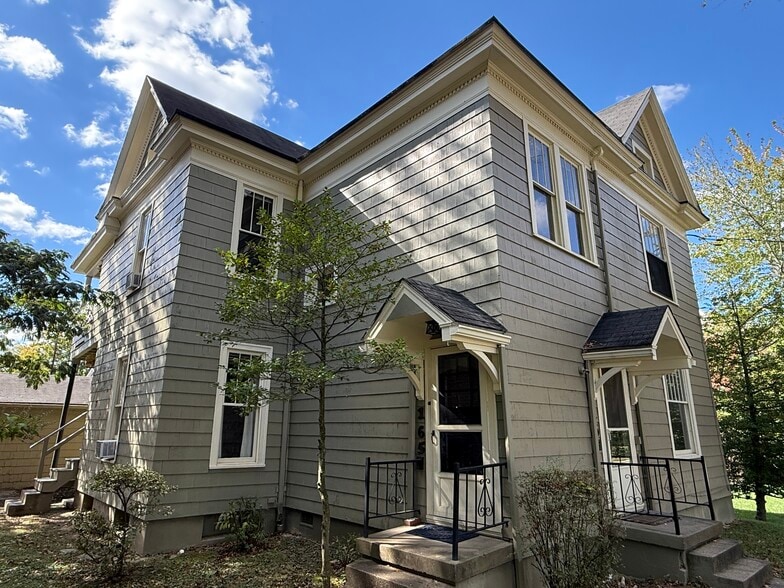 Primary Photo - 165 Edgwood St