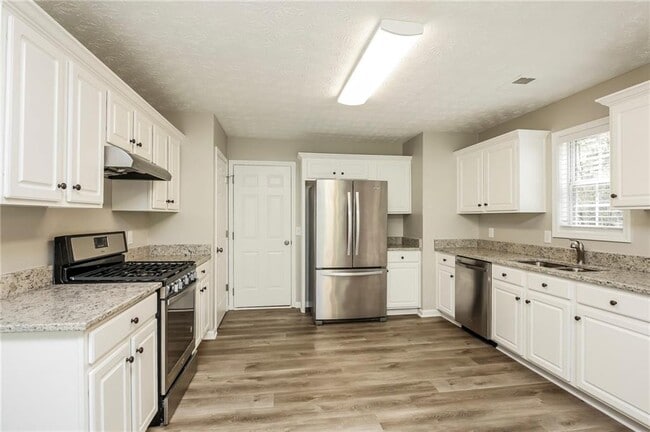 Building Photo - 8040 Paddocks Mill Dr