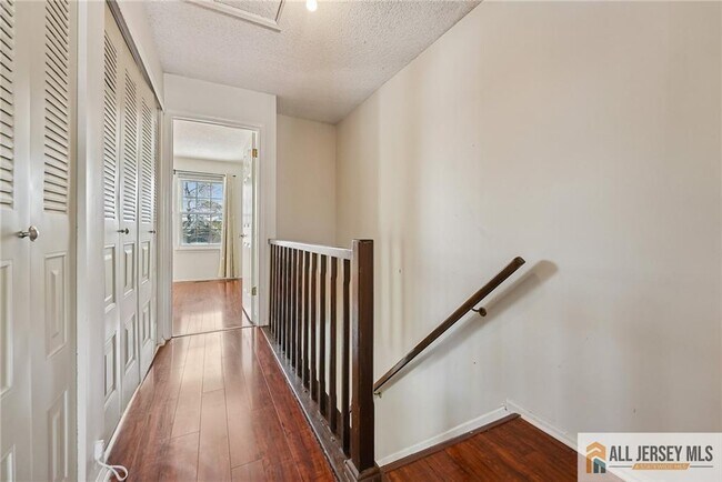 Building Photo - 8 Marsh Ct