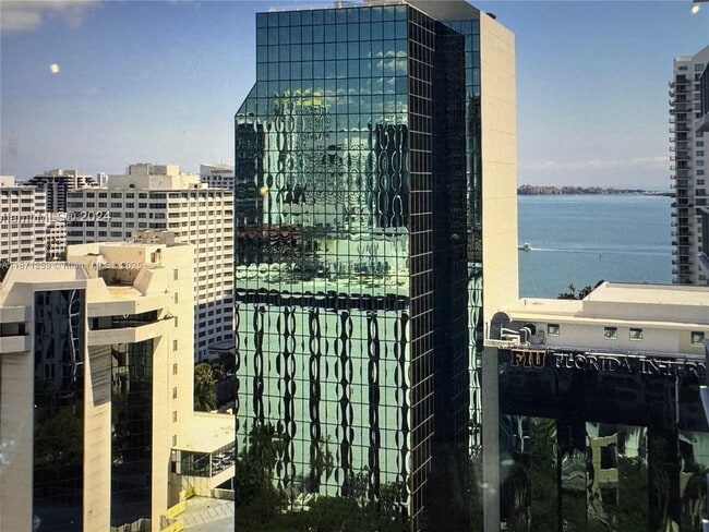 Building Photo - 1060 Brickell Ave