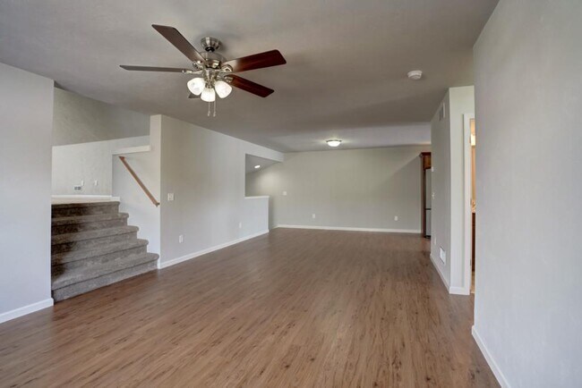 Building Photo - 434 Hanson Rd