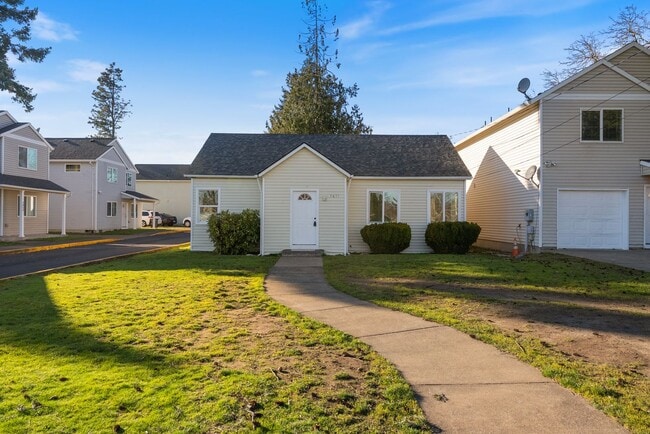 Building Photo - 4 Bed | 1 Bath with Modern Finishes in SE PDX