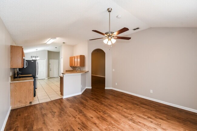 Building Photo - 2600 Creek Ridge Dr