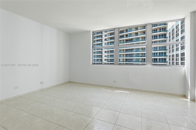 Building Photo - 5055 Collins Ave