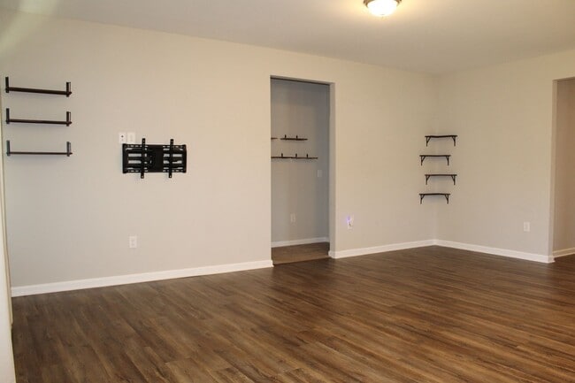 Building Photo - 321 Settlers Pointe Dr