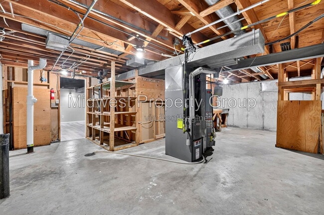 Building Photo - 6717 Lightwood Dr
