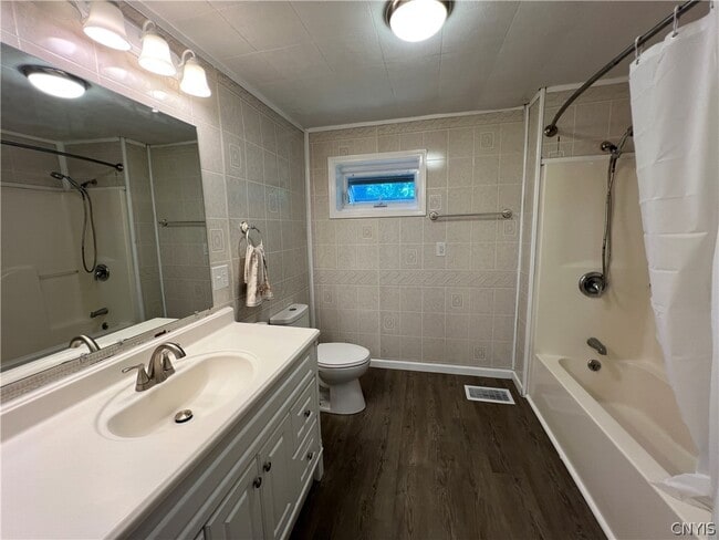 Building Photo - 1186 NY-104B