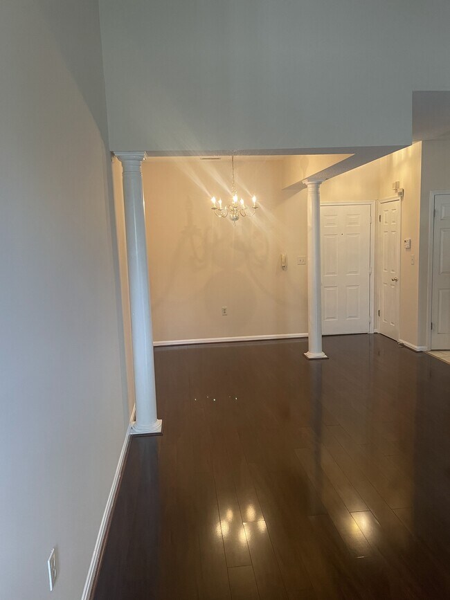 Building Photo - 7210 Bogley Rd