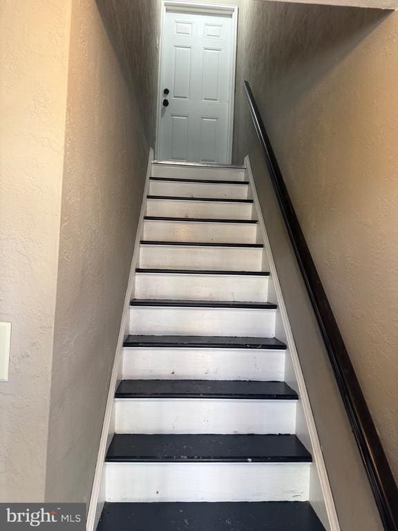 Building Photo - 326 Van Kirk St