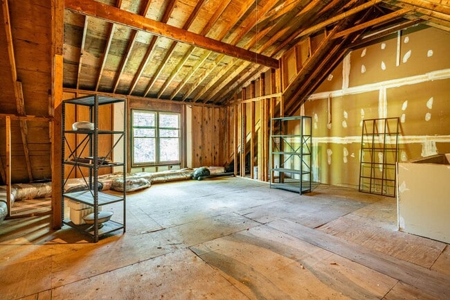 Building Photo - 1305 Hampshire Ct