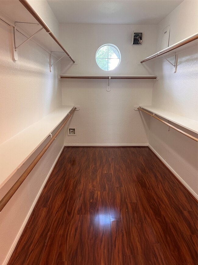Building Photo - 14210 Meadow Estates Ln