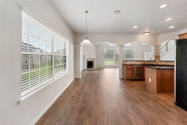 Building Photo - 21915 Sunvolt Ct