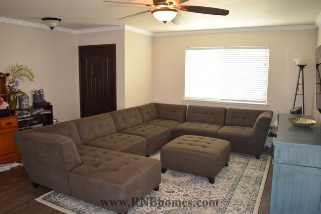Building Photo - 5578 Coronado Way