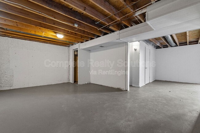 Building Photo - 10432 Royal Dr