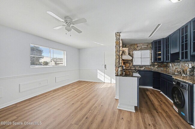 Building Photo - 115 Seminole Ave W