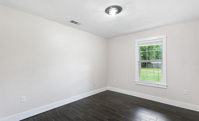 Building Photo - 11542 Brunswick Ave