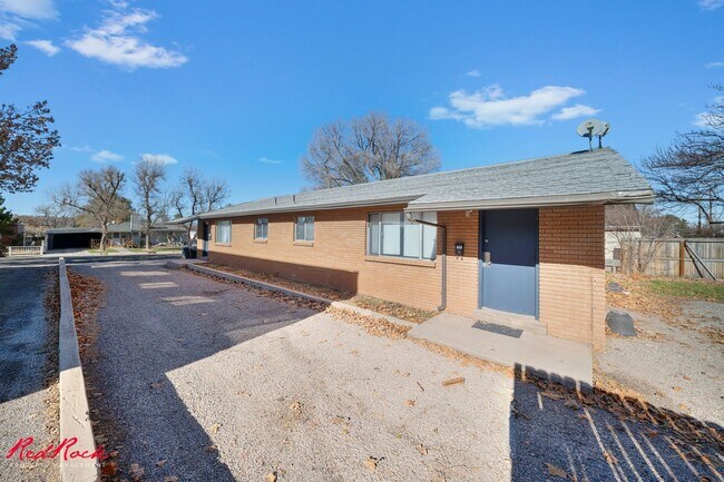 Building Photo - Endearing 2 Bedroom Cedar City Townhome