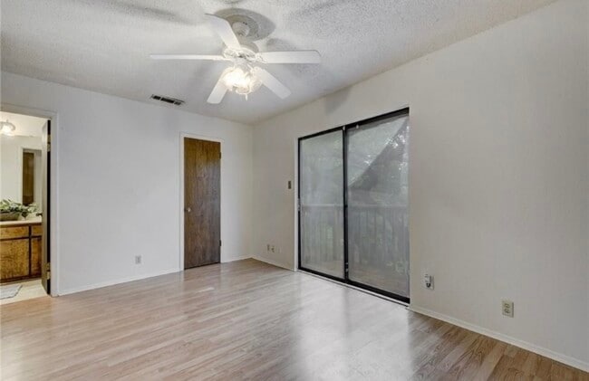 Building Photo - 800 Ramble Ln