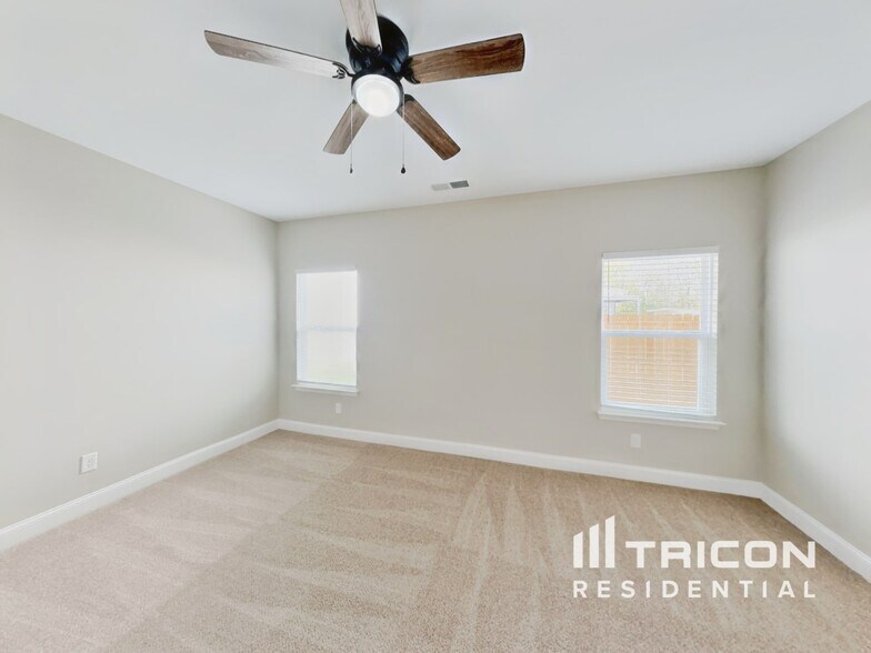 Building Photo - 1372 Wentworth Dr