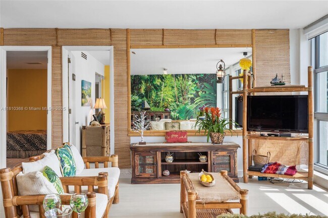 Building Photo - 5055 Collins Ave