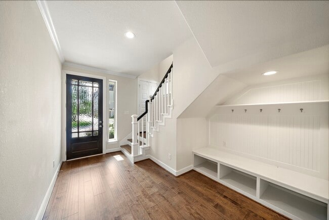 Building Photo - 4003 Centre Valley Ln