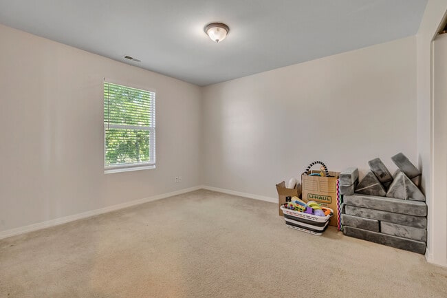 Building Photo - 6790 Greenfield Ln