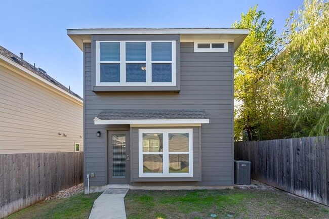 Building Photo - 18007 Malnati Dr