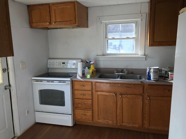 Building Photo - 321 Hege Ave