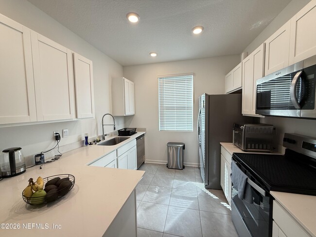 Building Photo - 88 Crisanto Rd