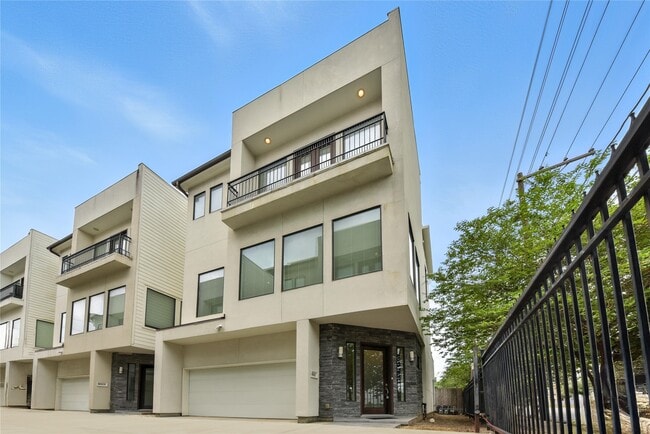 Building Photo - 1611 Spring St