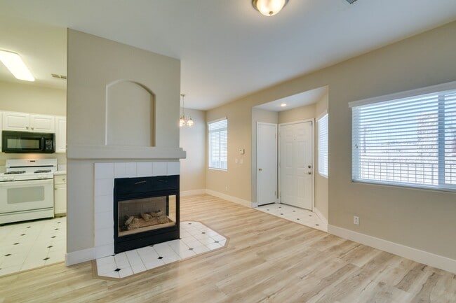 Building Photo - 3BDRM Townhome in Durango Trails community