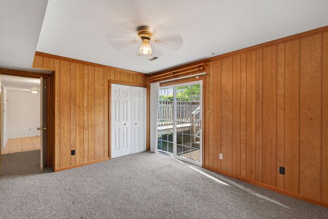 Building Photo - 195 Bentley Dr