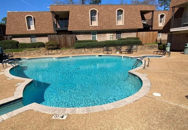 Building Photo - 5155 Wayneland Dr