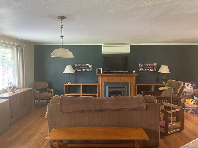 Building Photo - 4 Bed 2 Bath Home in Monroe