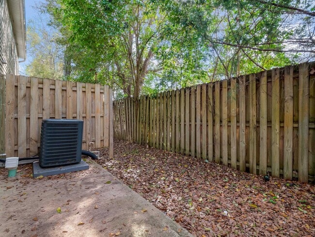 Building Photo - 2738 W Tharpe St