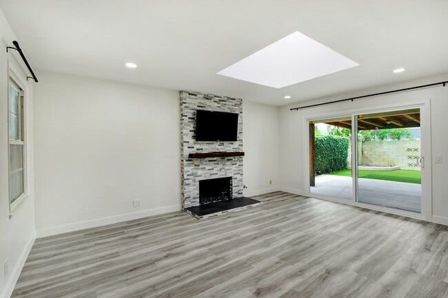 Building Photo - 1745 N Holbrook St