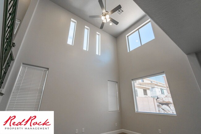 Building Photo - Beautiful Hurricane Townhome with AMAZING ...