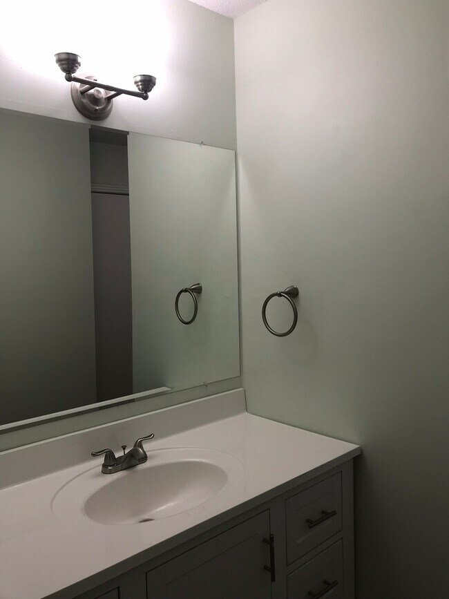 Building Photo - 1661 Baltimore Dr