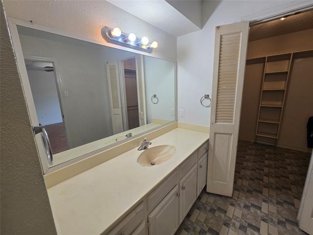 Building Photo - 925 Shell Ln
