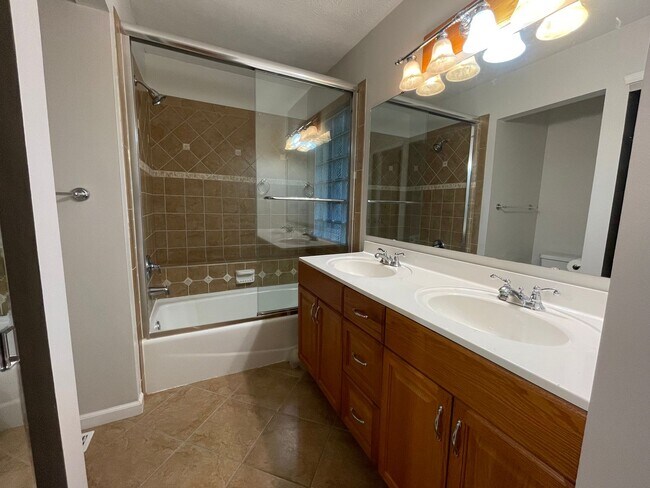 Building Photo - Spacious 3-Bed, 2.5-Bath Home – All Seasons Room, Loft, and Fully Fenced Backyard