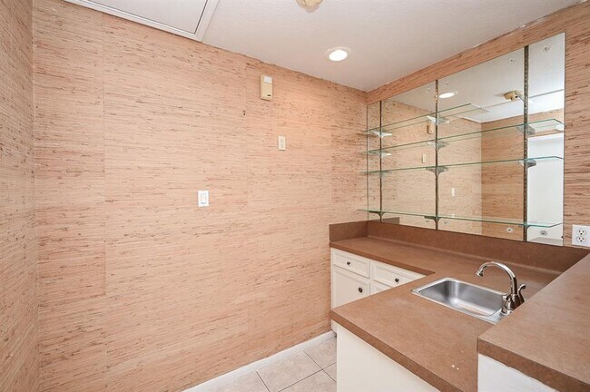 Building Photo - 7702 Quail Meadow Dr