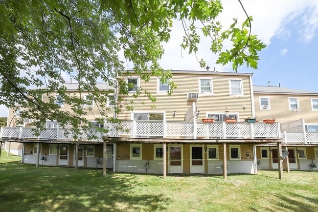 Building Photo - 64 Camelot Dr
