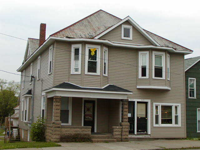 Primary Photo - 565 E Main St