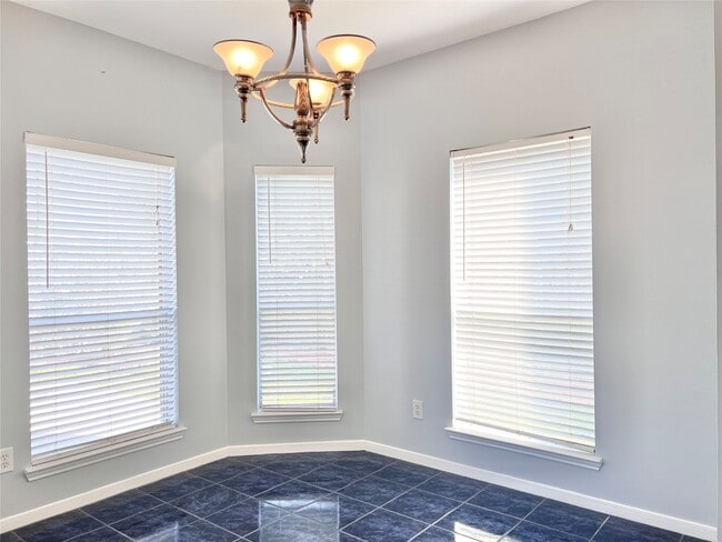 Building Photo - 3311 Whitebud Dr